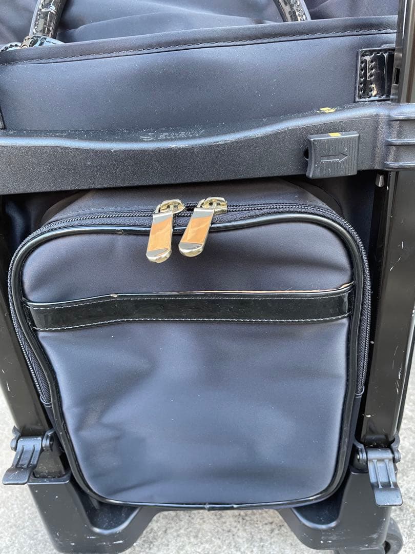 スワニー久家道子さん花柄刺繍 キャリーケース