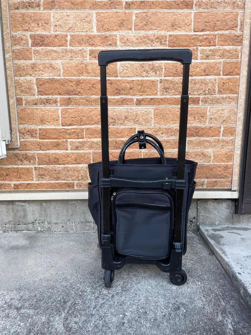 スワニー久家道子さん花柄刺繍 キャリーケース