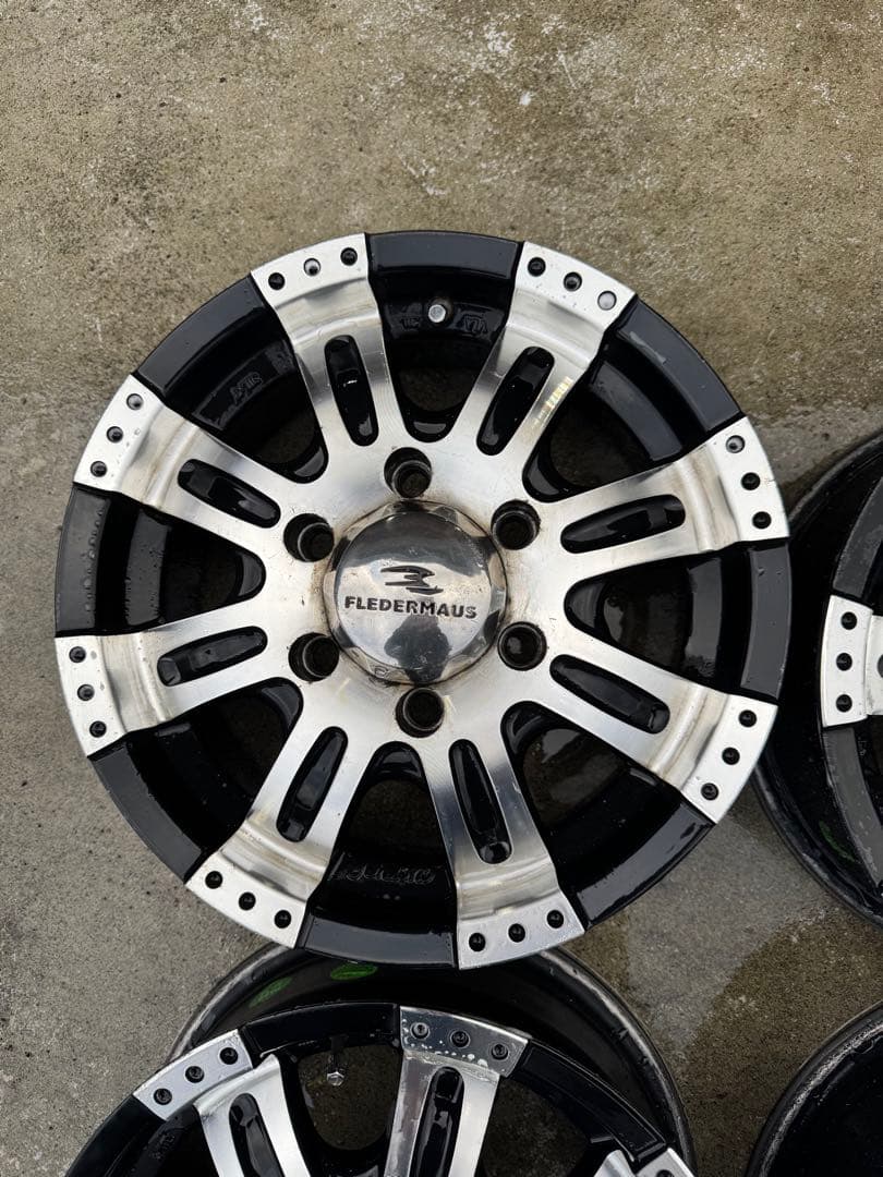 ハイエース　クエルボ8 ホイール　4本