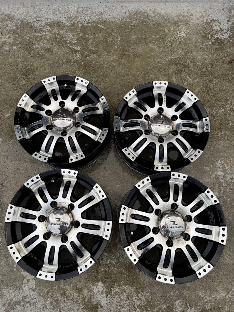 ハイエース　クエルボ8 ホイール　4本