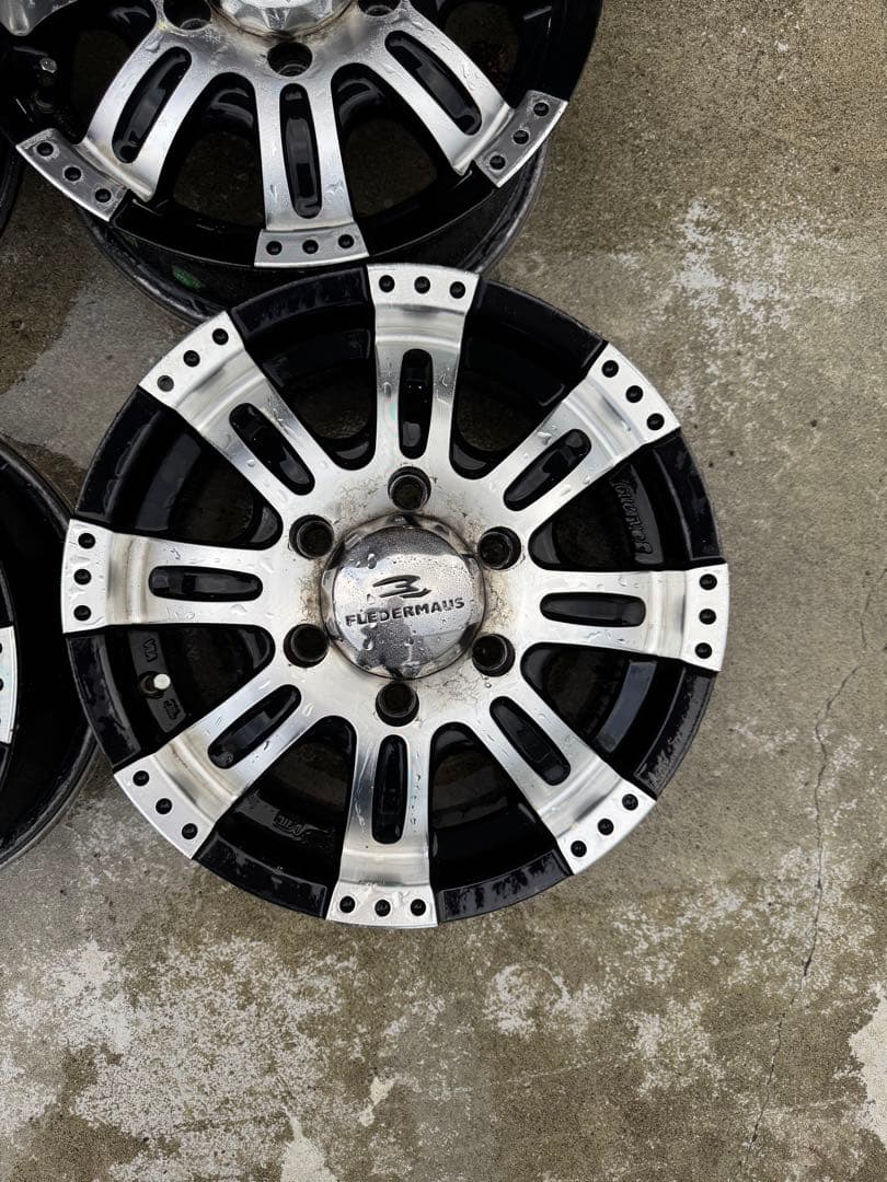 ハイエース　クエルボ8 ホイール　4本