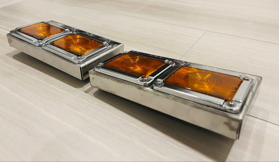 KOITO バスウインカー 2連 ウロコステー付き