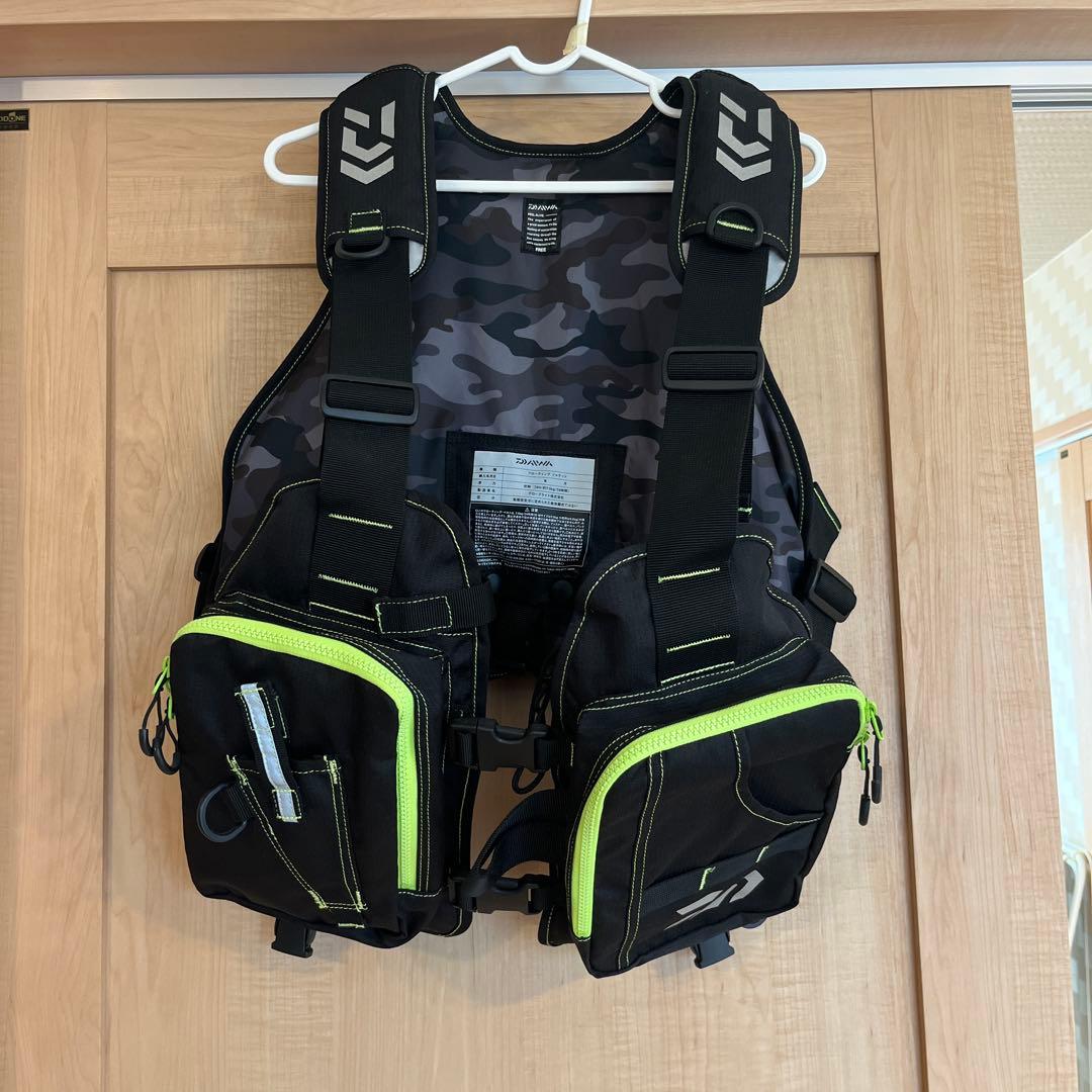 ダイワ　フローティングジャケット