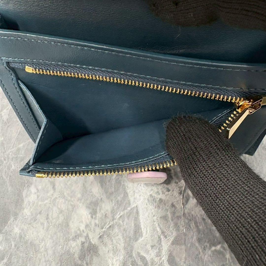 yuni ✨CELINE二つ折り財布 ミディアム ストラップ ウォレット