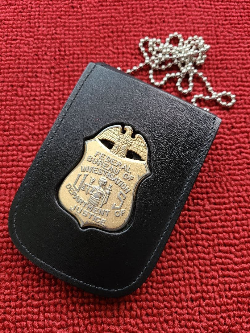 米国ポリスバッジ【FBIレプリカバッジ】PFバッジホルダー 捜査官IDカード付き