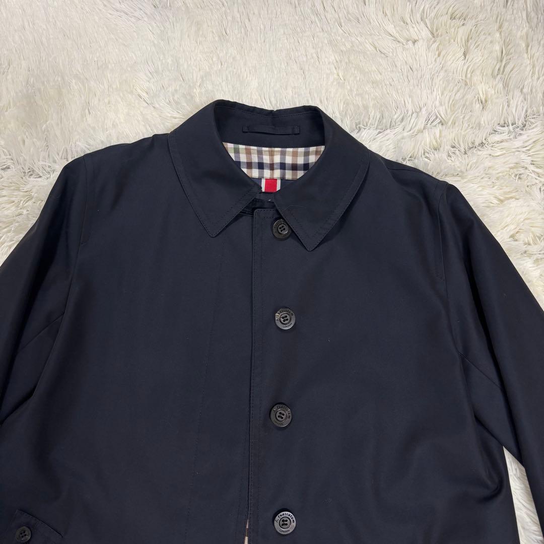 アクアスキュータム ステンカラーコート ネイビー 日本製 チェック裏地　ミドル丈