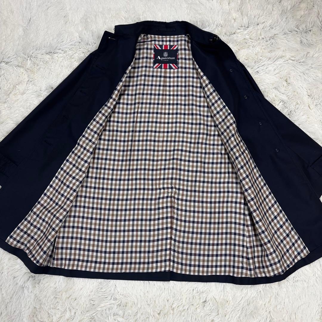 アクアスキュータム ステンカラーコート ネイビー 日本製 チェック裏地　ミドル丈