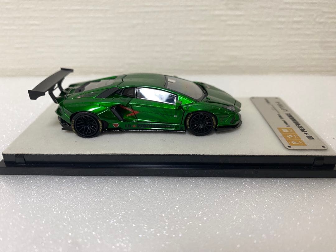 PGM 1/64 LBWK LP700 greenランボルギーニアヴェンタドール