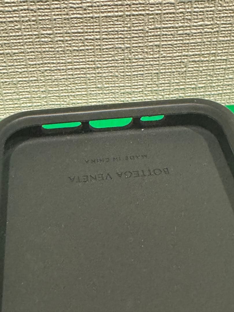 BOTTEGA VENETA iPhone15pro　ケース　黒
