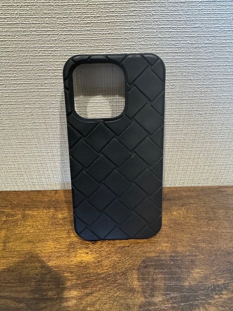 BOTTEGA VENETA iPhone15pro　ケース　黒