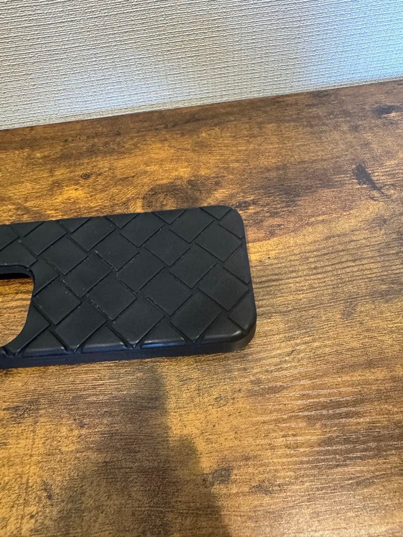 BOTTEGA VENETA iPhone15pro　ケース　黒