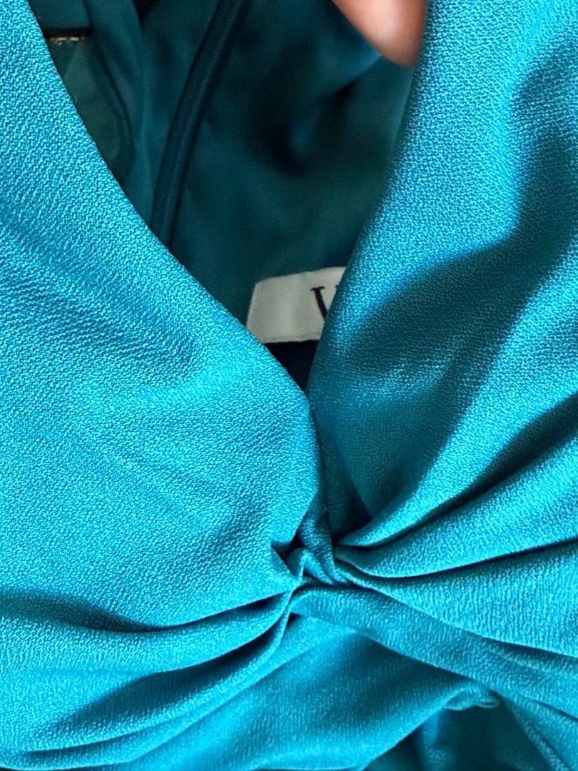 Veautt ヴュート　バストクロス ミディアムドレス