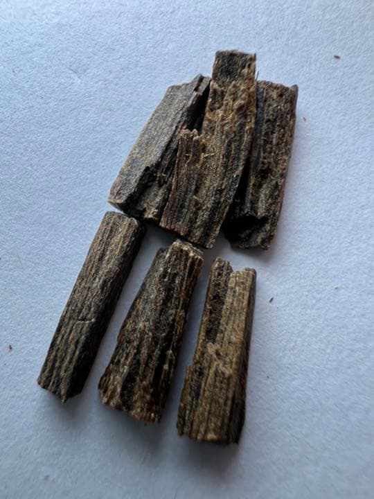 古渡命銘木 名香　中院通村公御銘　羅国　銘【郭公】0.500g 香木/沈香/伽羅