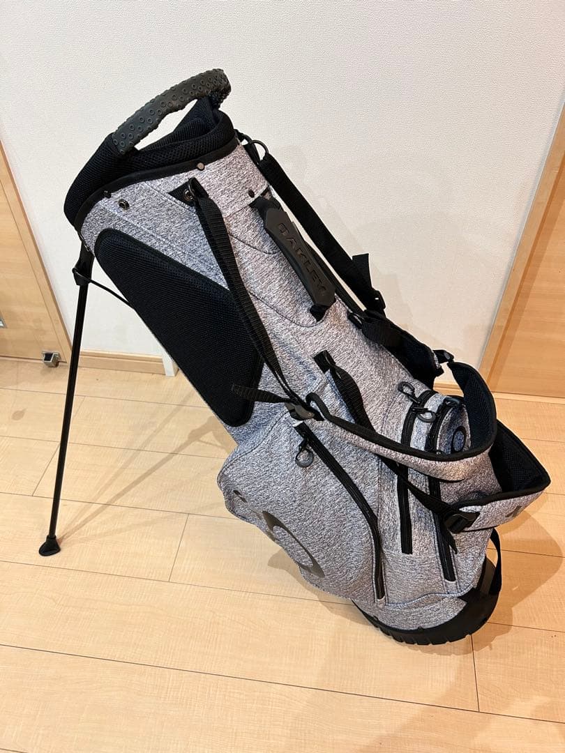 OAKLEY スタンド付きキャディバッグ グレー