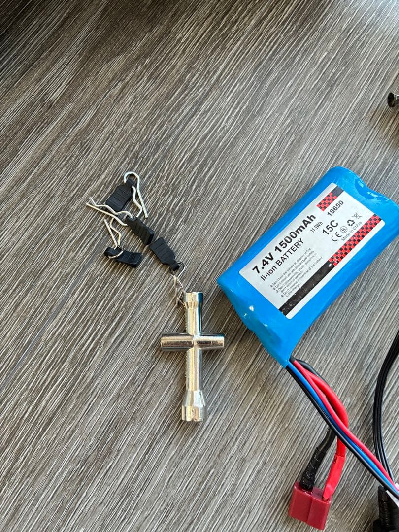 カスタム品 ラジコン　高速　メタルパーツ　バッテリーは一個です