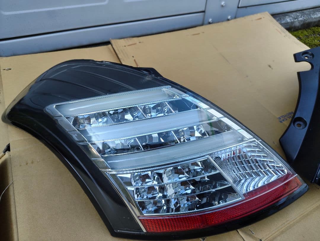 スズキ スイフトスポーツZC32S ZC72S SONAR製 LEDテールランプ