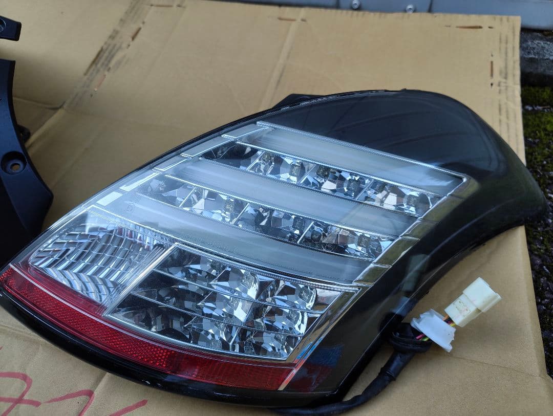 スズキ スイフトスポーツZC32S ZC72S SONAR製 LEDテールランプ