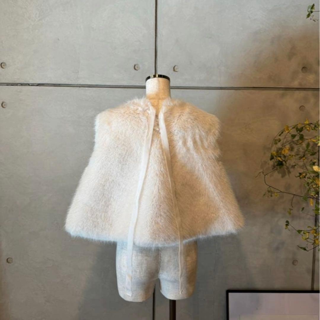 ２回数時間着用✨ESMOK エスモック リボン ファーベスト ホワイト