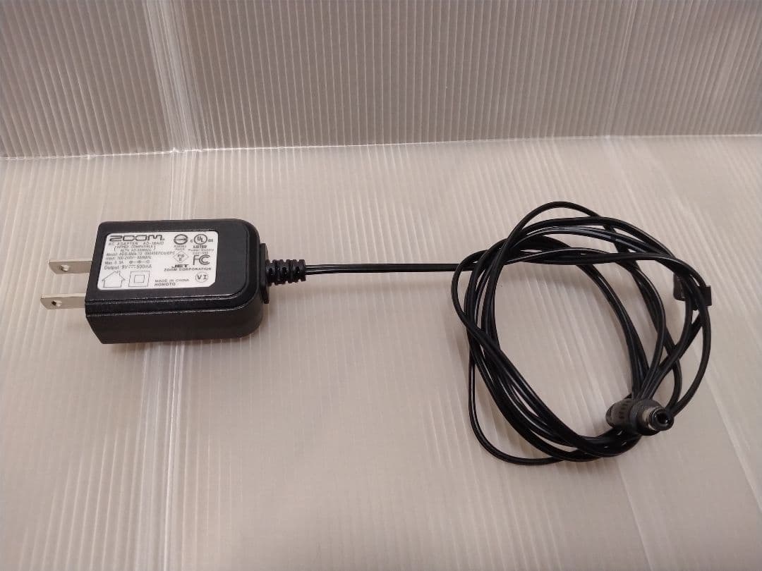 ZOOM B2 FOUR ベースエフェクター