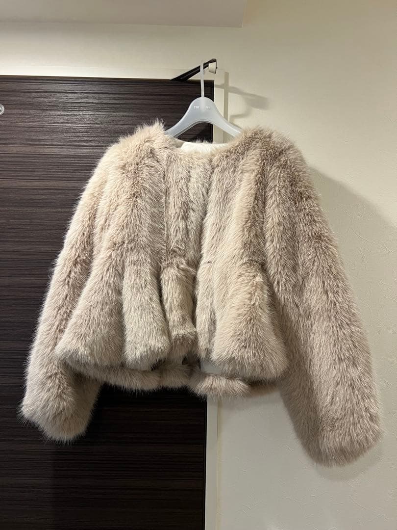 新品未使用品 Bibiy. RAMONA PEPURAMU COAT BEIGE