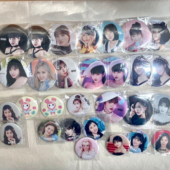 TWICE モモ ミナ ジョンヨン 缶バッジ ピンバッジ セット