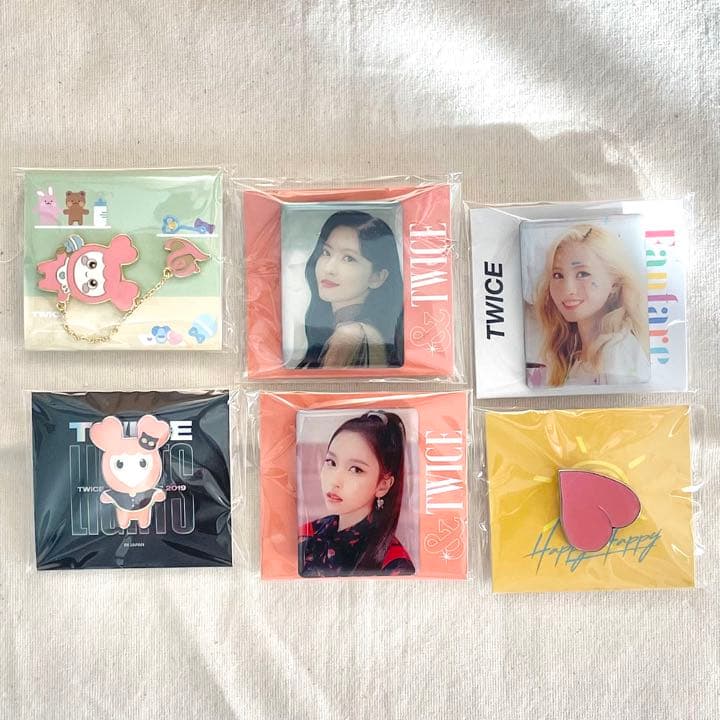 TWICE モモ ミナ ジョンヨン 缶バッジ ピンバッジ セット