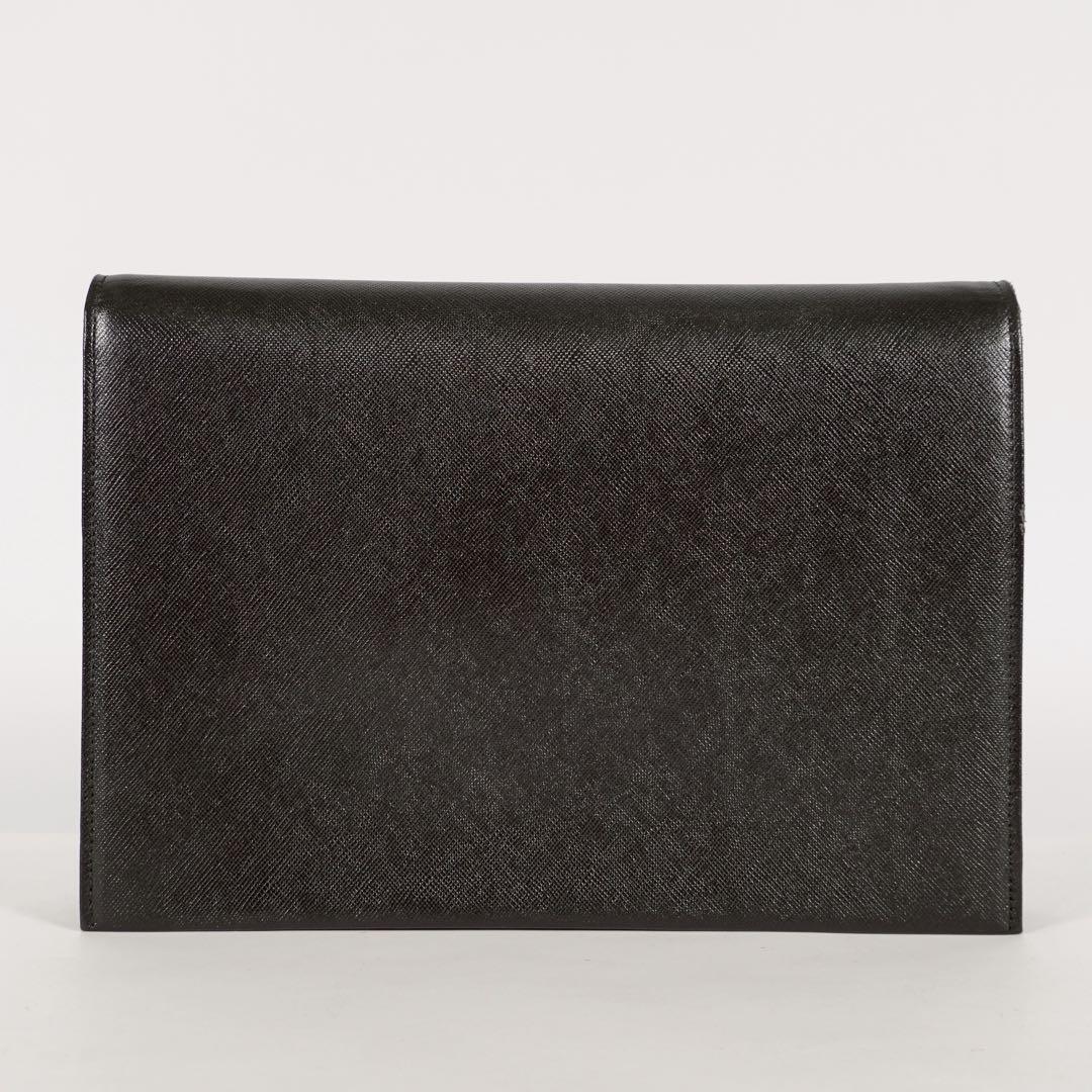 【未使用級✨】イヴサンローラン　クラッチバッグ　サフィアーノレザー　ブラック