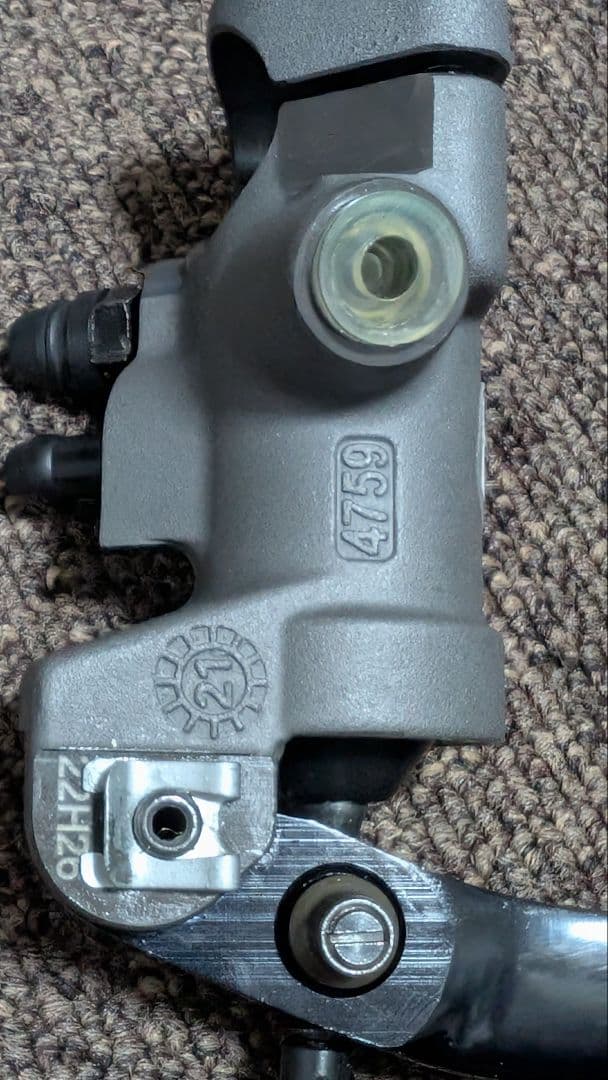 BREMBO ラジアル　ブレーキマスター　16x18　中古