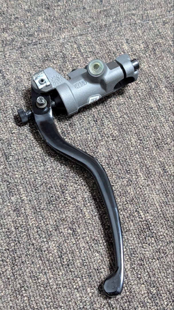 BREMBO ラジアル　ブレーキマスター　16x18　中古