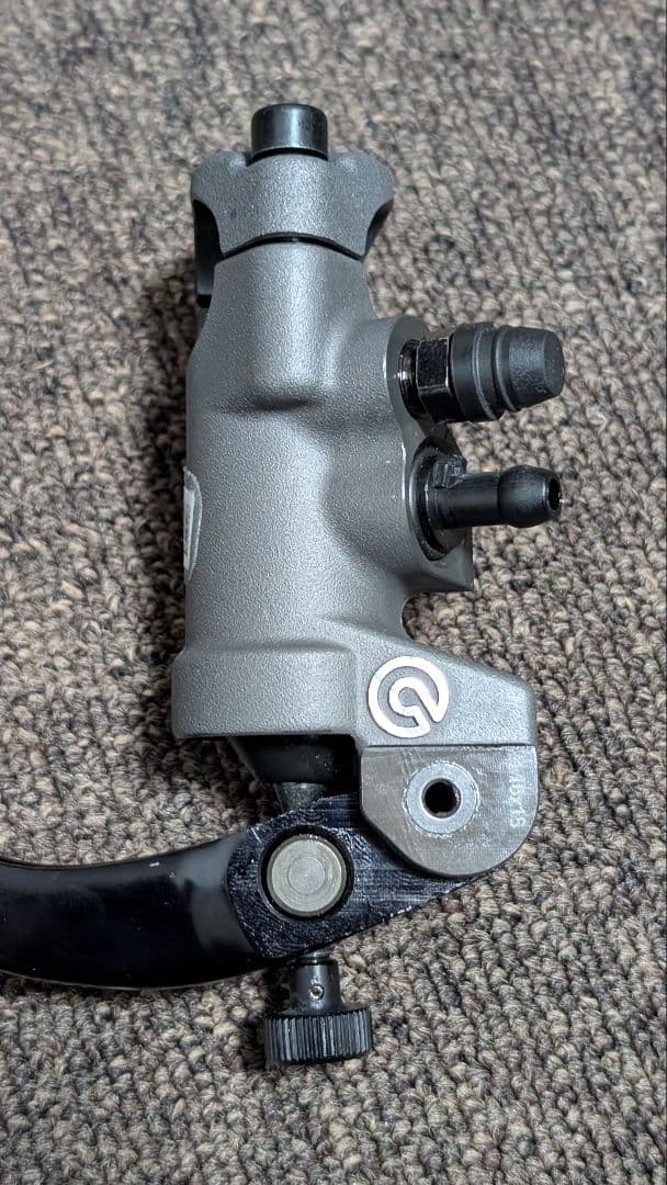 BREMBO ラジアル　ブレーキマスター　16x18　中古