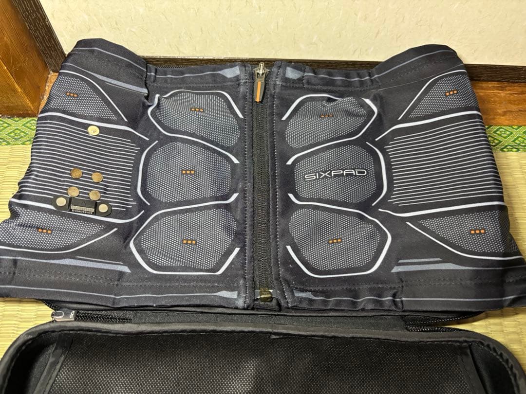【極上美品】SIXPAD シックスパッド コアベルトMサイズ