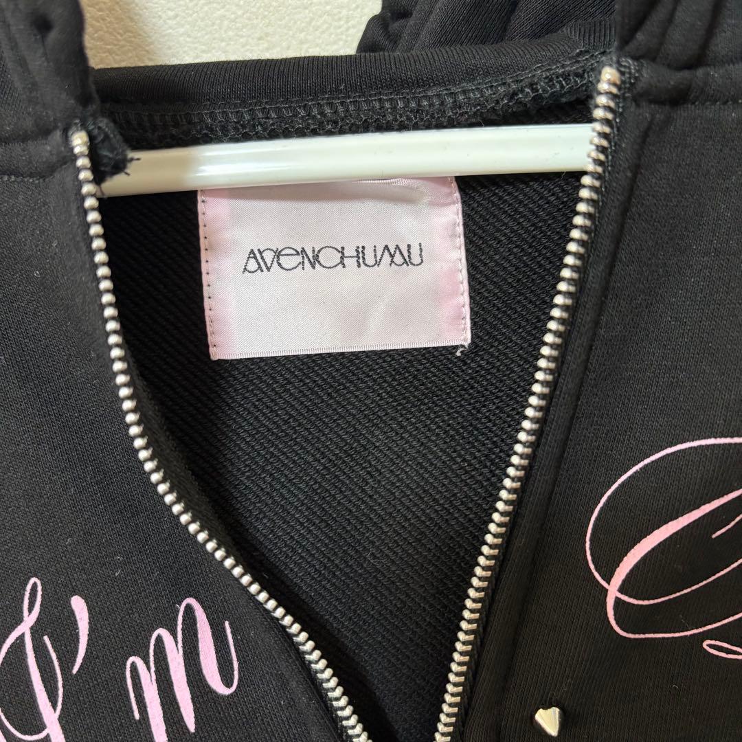 トップス AVENCHUMU I'm Angel frill zip foodie