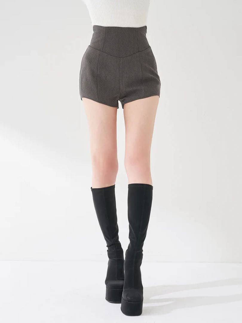 新品タグ付 ダーリッチ 美シルエットショートパンツ グレー フリー