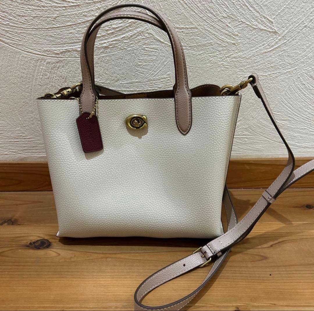 COACH ショルダーバッグ ウィロウ トート 24　チョーク