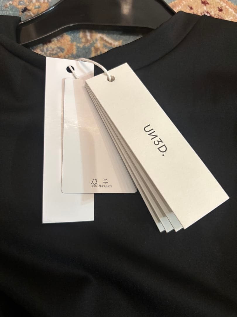 【新品タグ付き】UN3D. ASYMME HEM T-SH トップス　Tシャツ