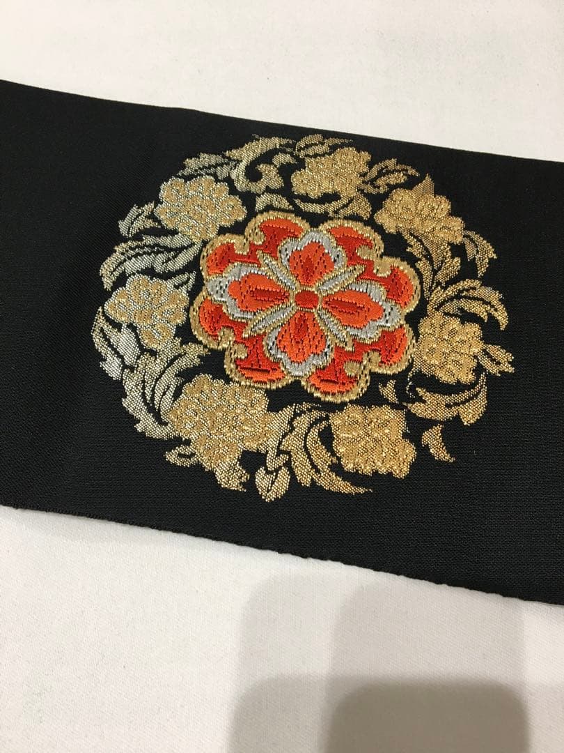 インパクトが放つ【名古屋帯】正絹　刺繍　ブラック