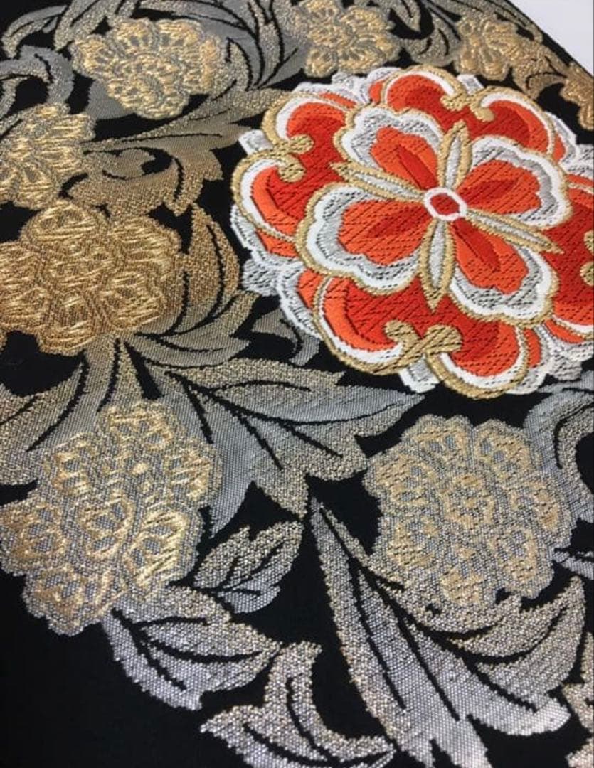 インパクトが放つ【名古屋帯】正絹　刺繍　ブラック