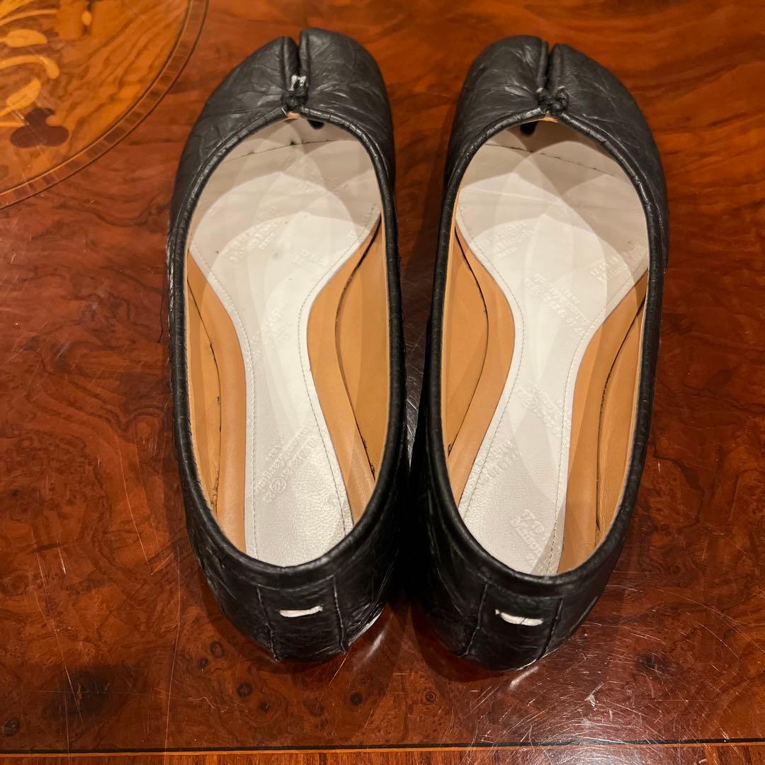 ブラックレザーフラットシューズ