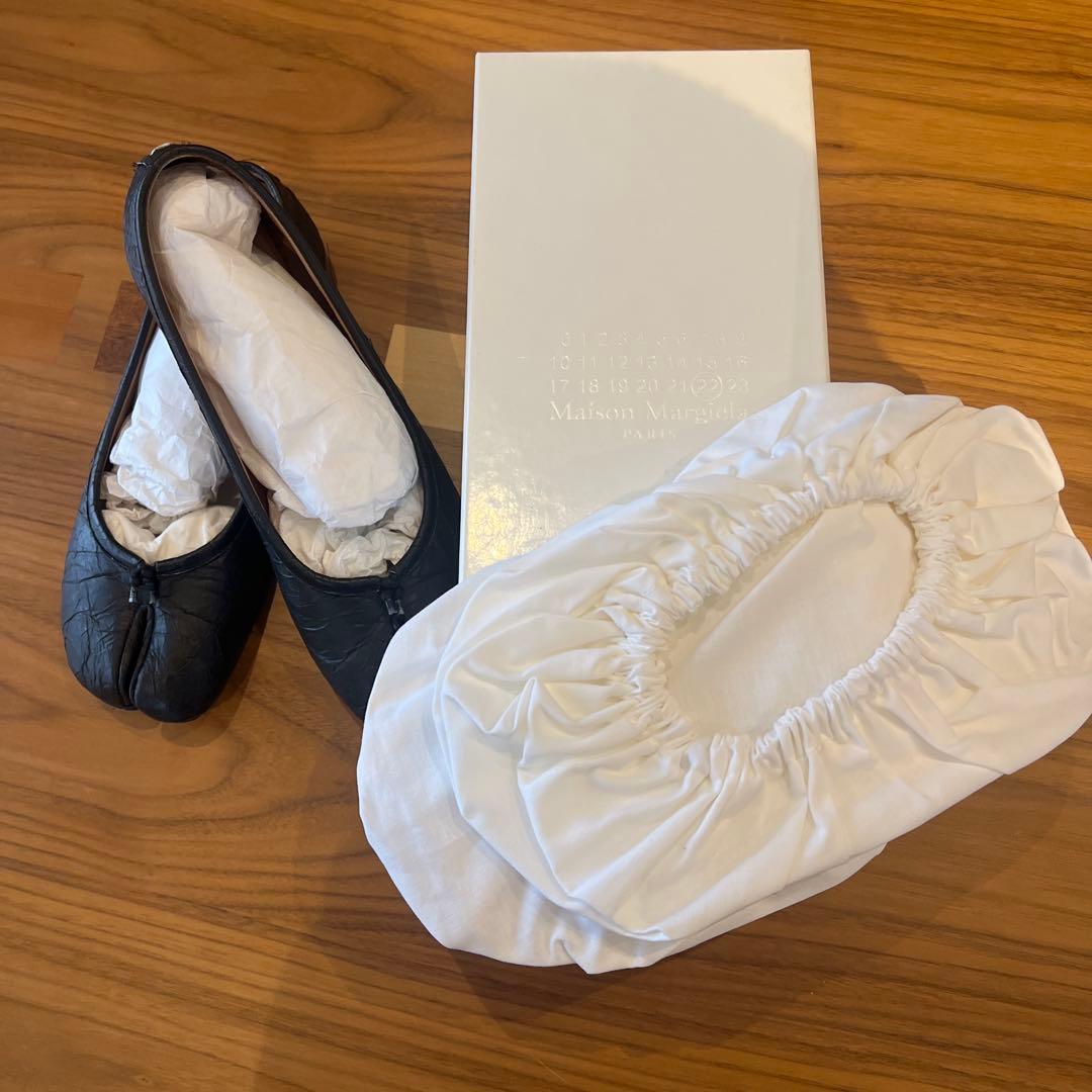 ブラックレザーフラットシューズ