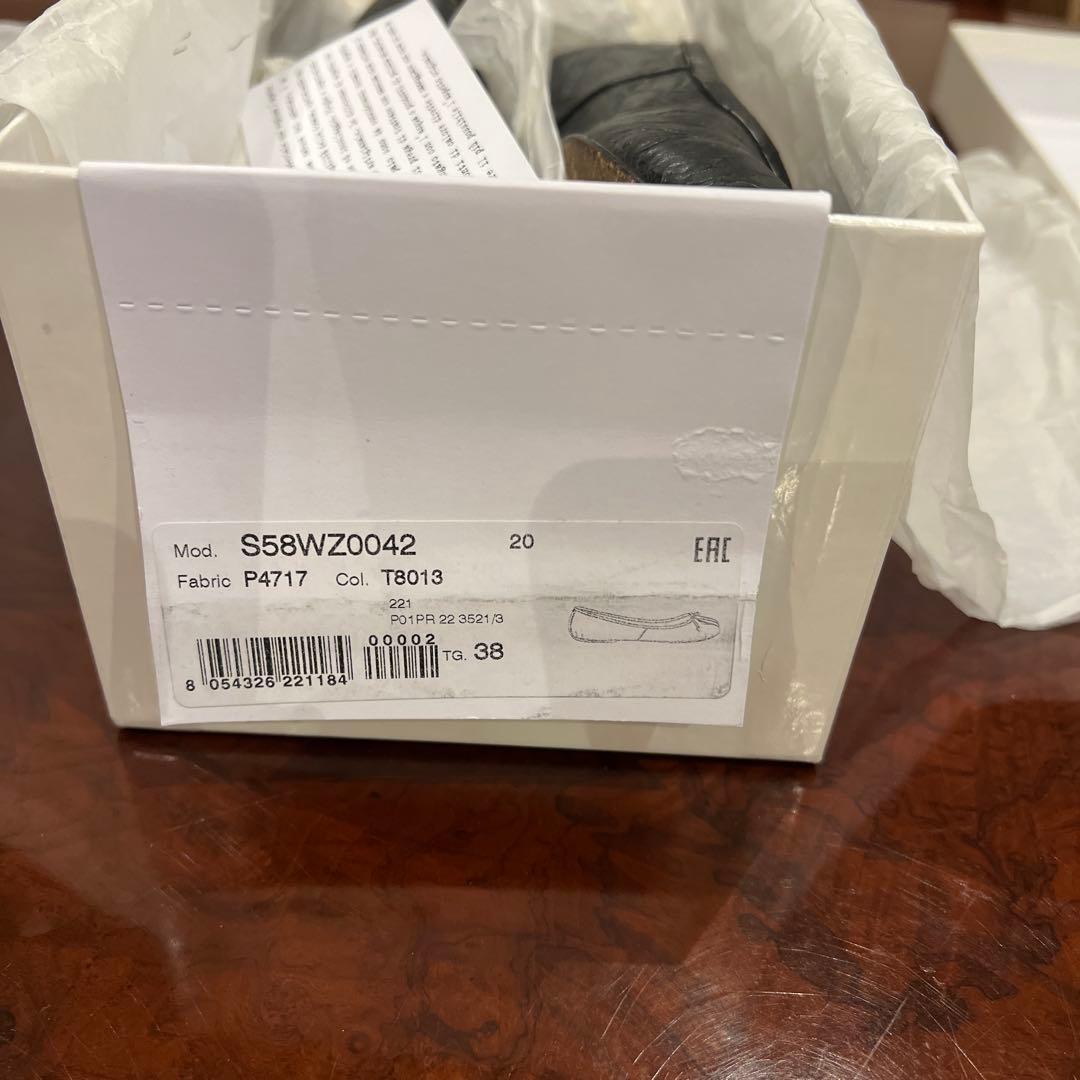 ブラックレザーフラットシューズ