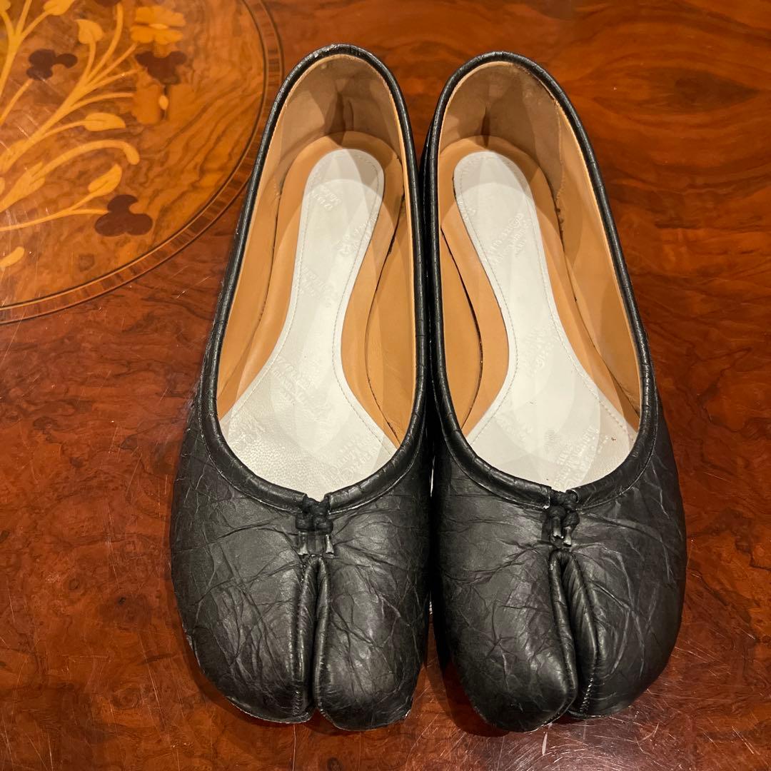 ブラックレザーフラットシューズ