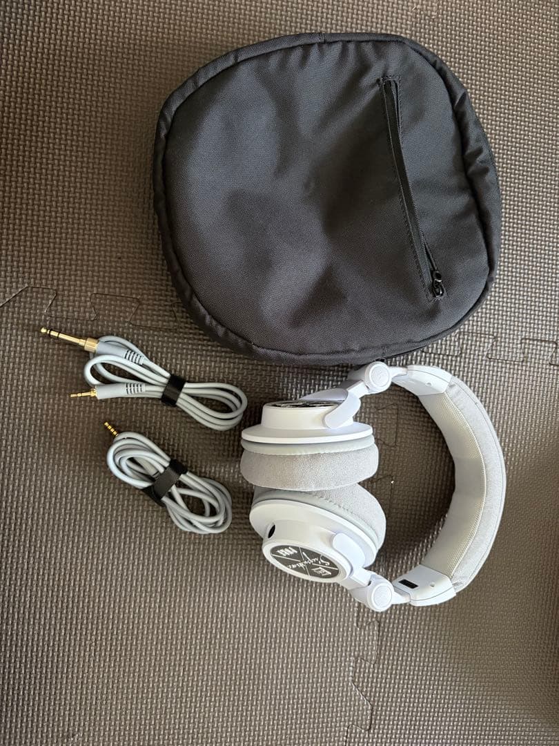 ULTRASONE Signature PURE whiteヘッドホン　箱無