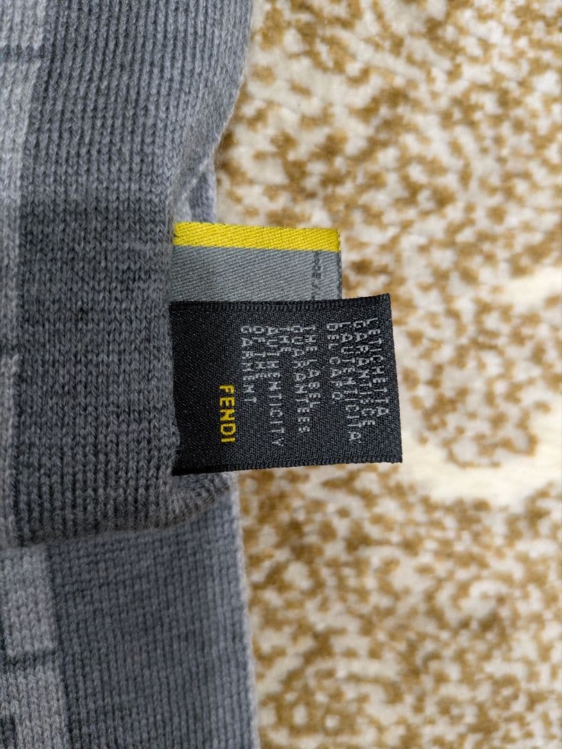 極美品★FENDI★Fロゴマフラー★ウール100％★リバーシブル★