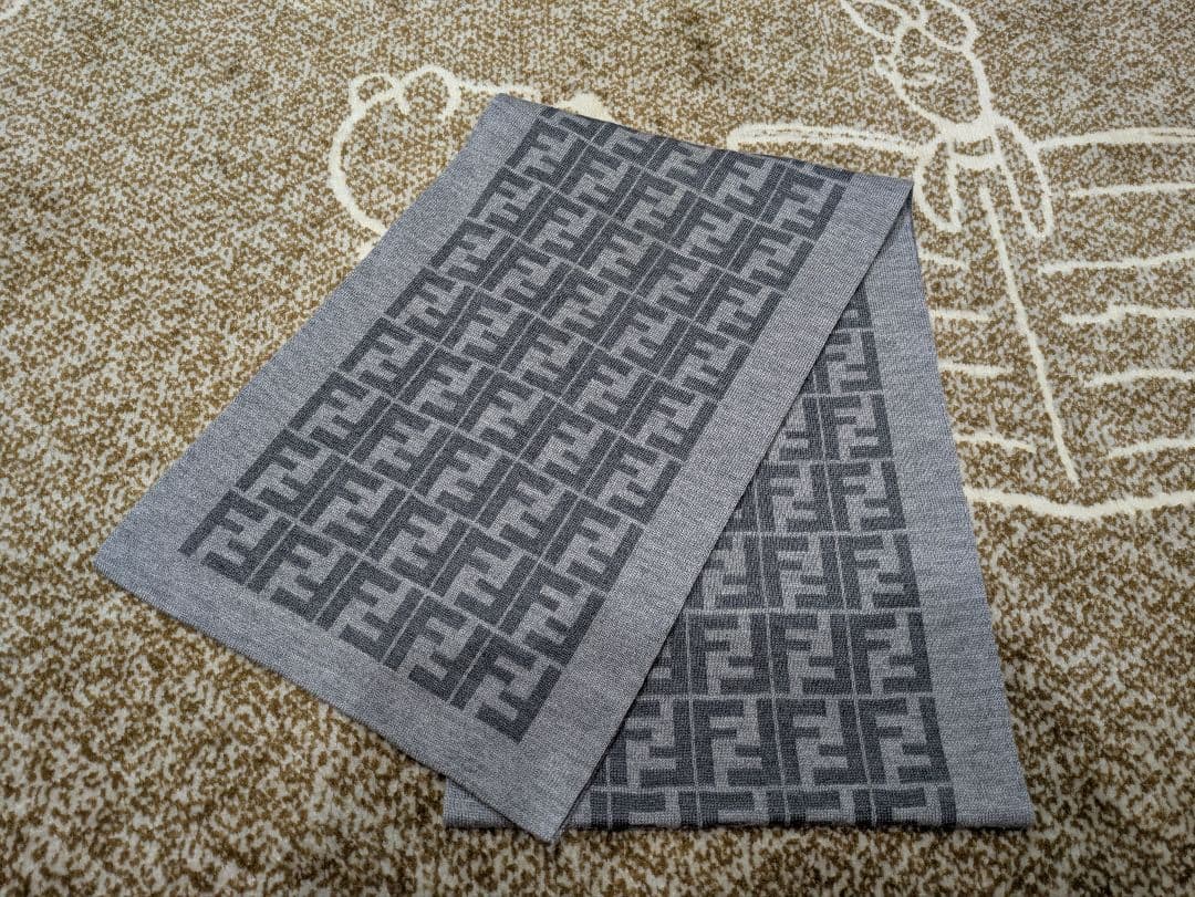 極美品★FENDI★Fロゴマフラー★ウール100％★リバーシブル★