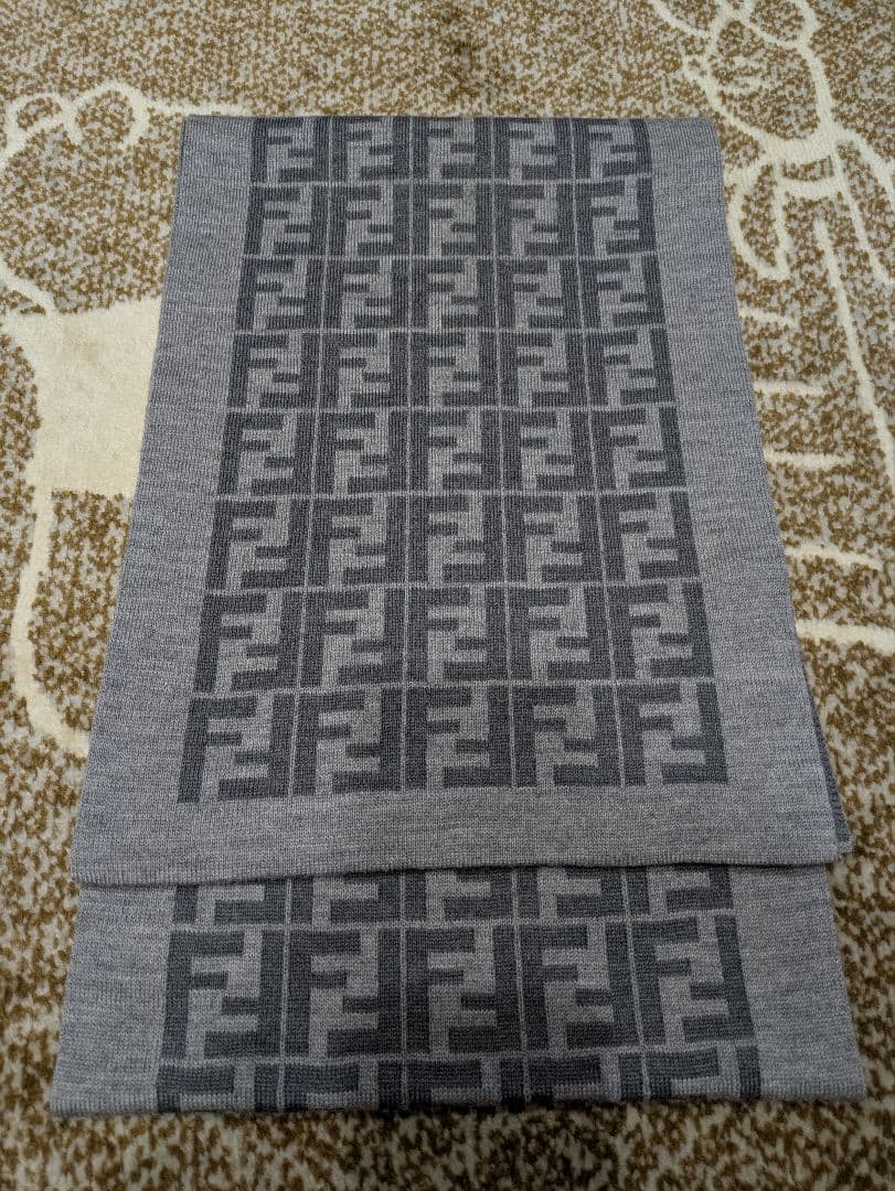 極美品★FENDI★Fロゴマフラー★ウール100％★リバーシブル★