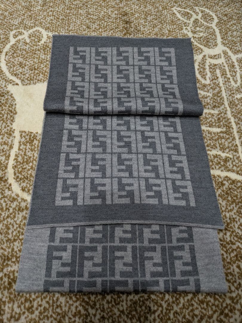 極美品★FENDI★Fロゴマフラー★ウール100％★リバーシブル★