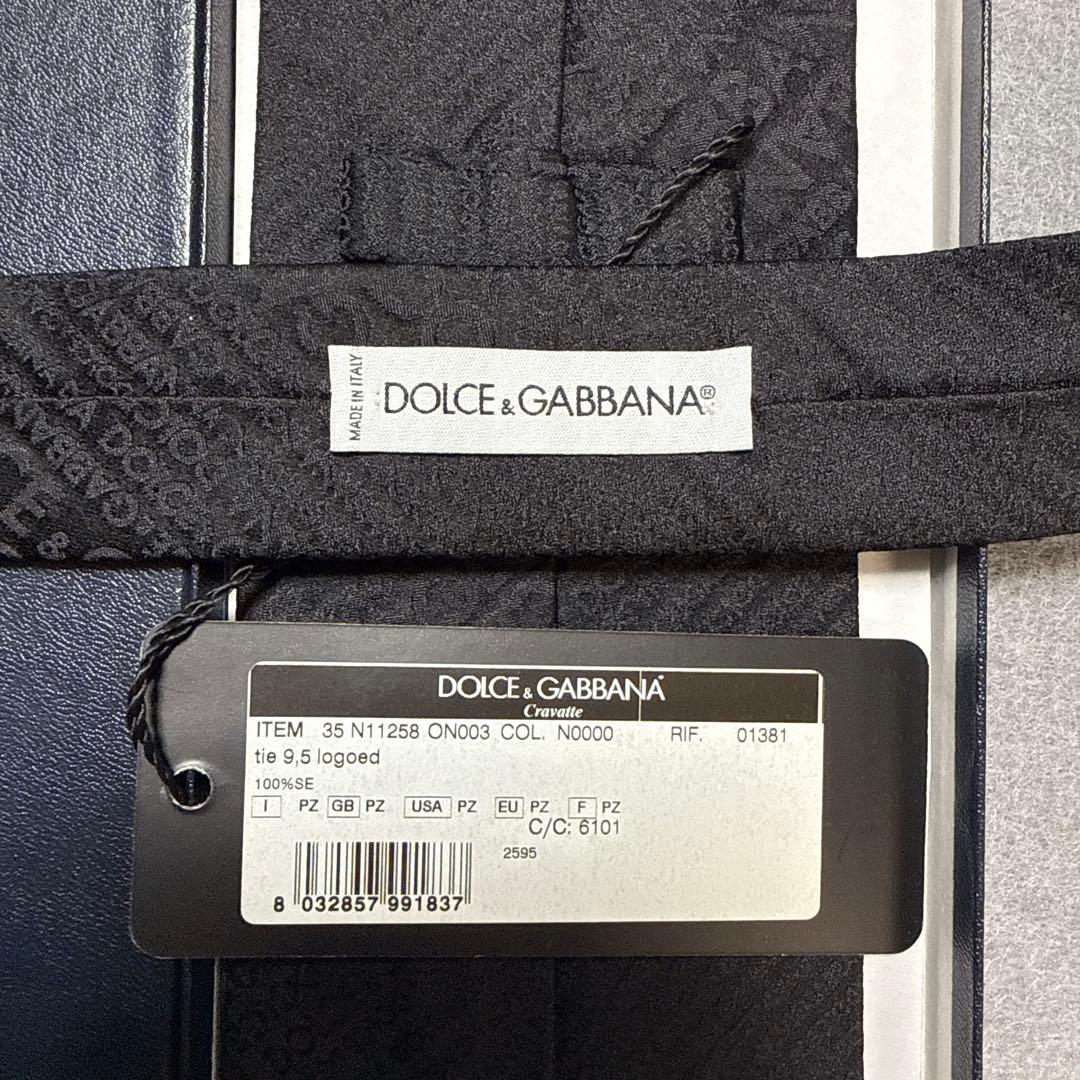 未使用タグ付　ドルチェアンドガッパーナ　ネクタイ　黒　ロゴ総柄
