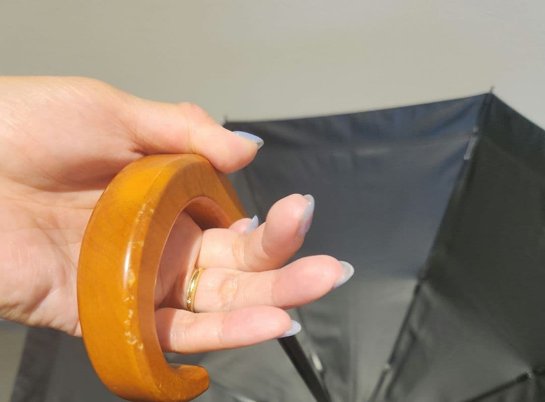 【美品】サンバリア100 折りたたみ日傘　二段折り 持ち運び用カバー付き