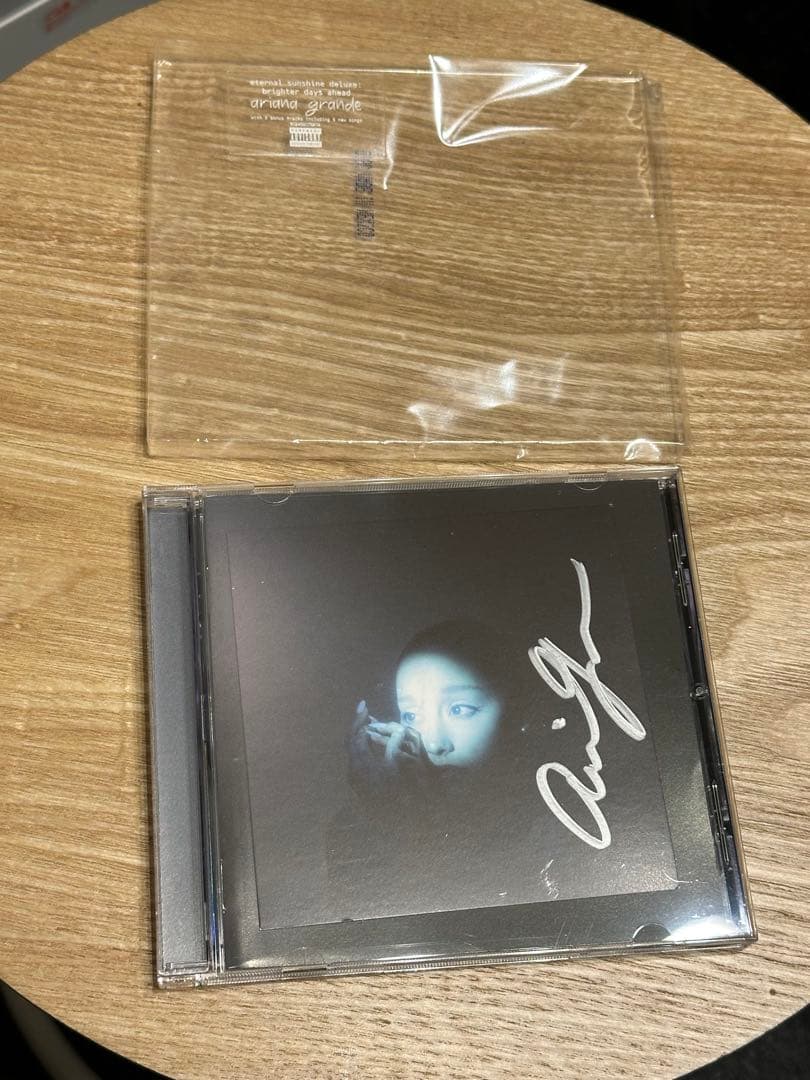 直筆サイン入り アリアナグランデ 「エターナル サンシャイン」 CDアルバム