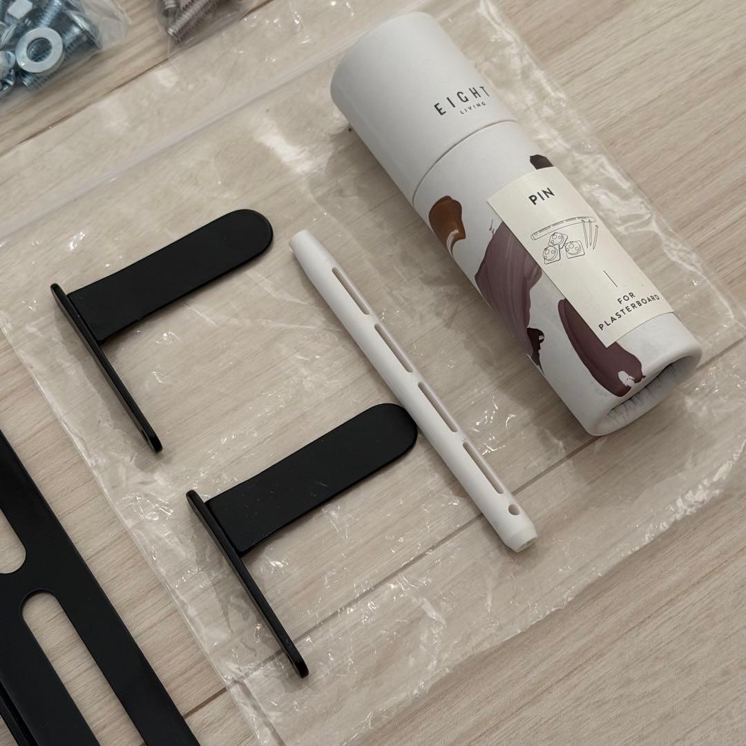 壁掛けテレビ　エイトリビング フロート　EIGHTLIVING FLOAT 美品